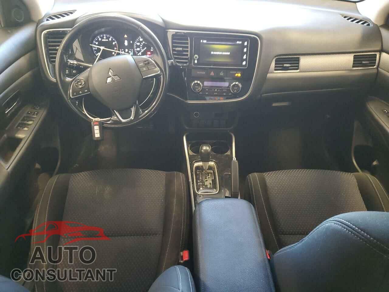 MITSUBISHI OUTLANDER 2017 - JA4AD3A36HZ042919