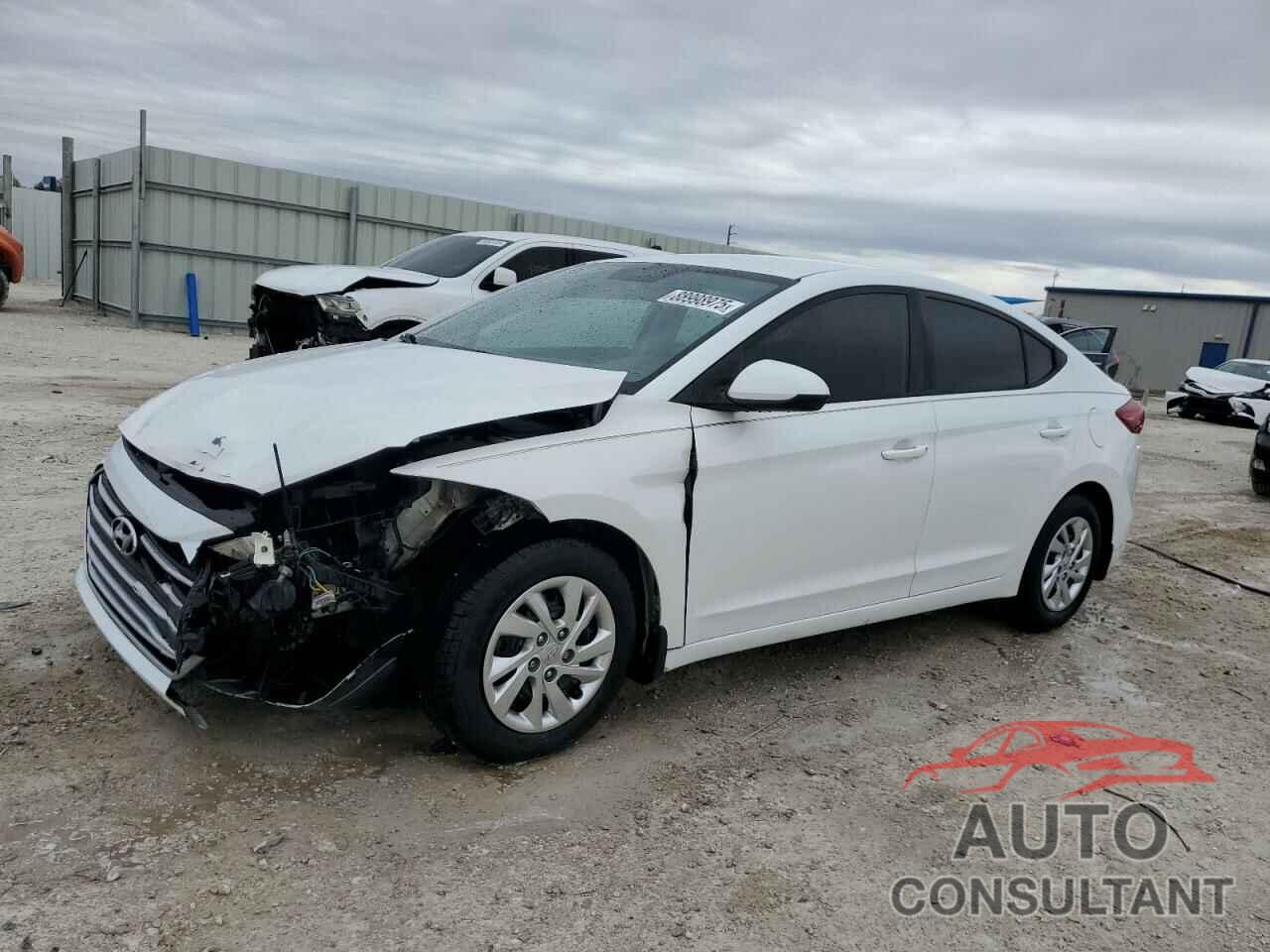 HYUNDAI ELANTRA 2018 - 5NPD74LF1JH223057