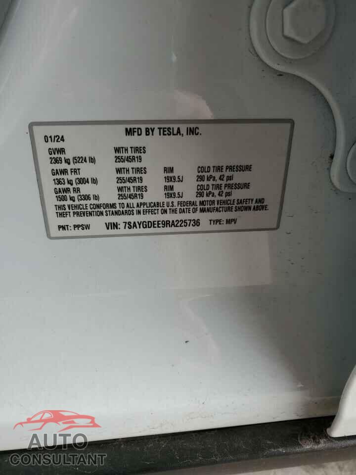 TESLA MODEL Y 2024 - 7SAYGDEE9RA225736