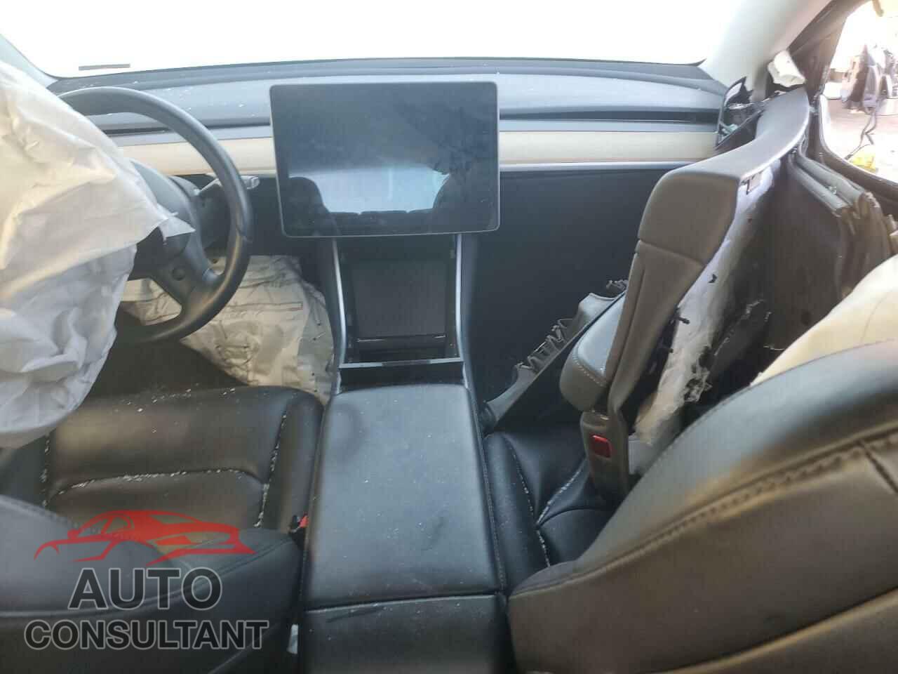 TESLA MODEL 3 2018 - 5YJ3E1EAXJF030423