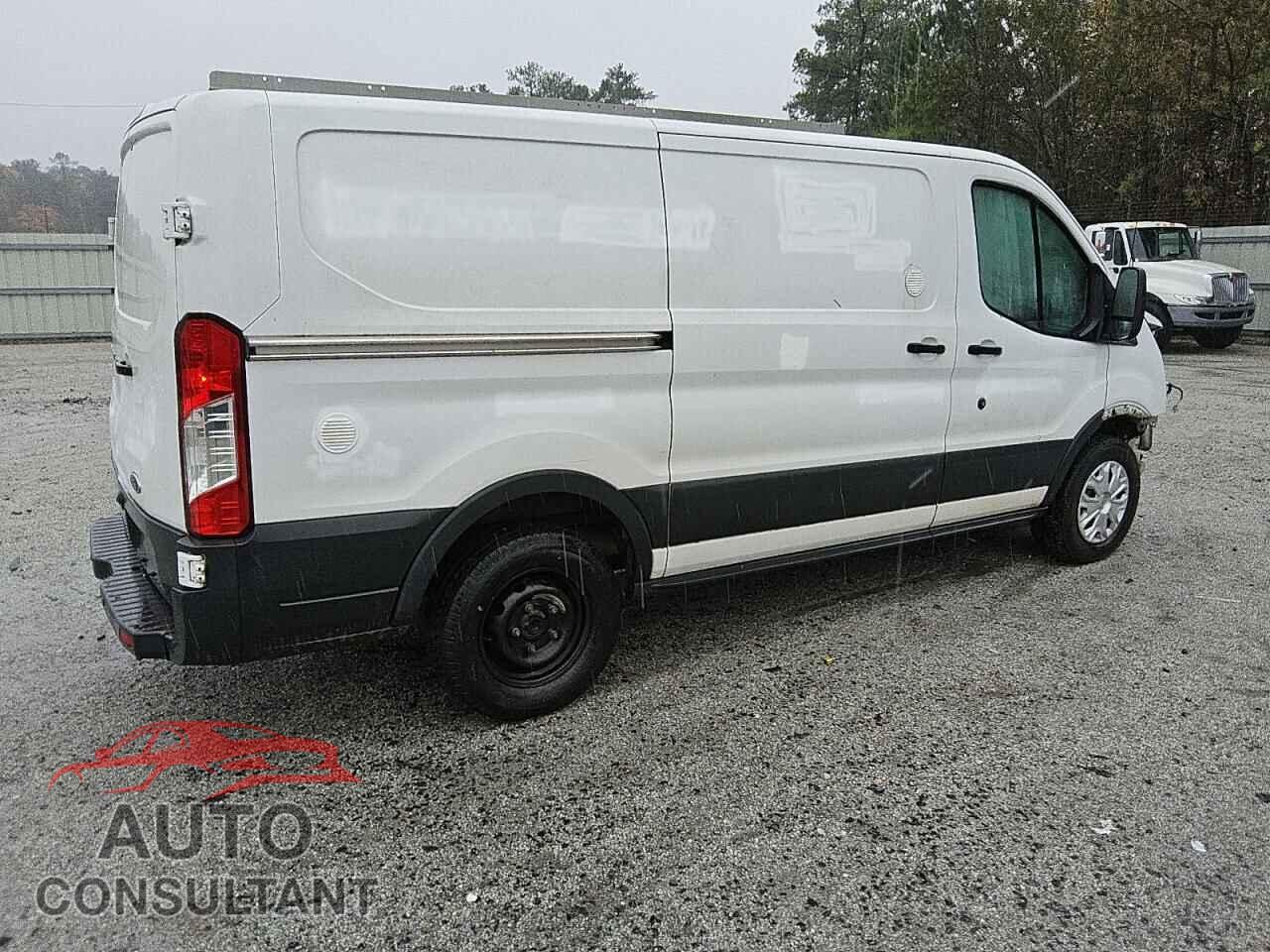 FORD TRANSIT 2017 - 1FTYR1YM0HKB49207