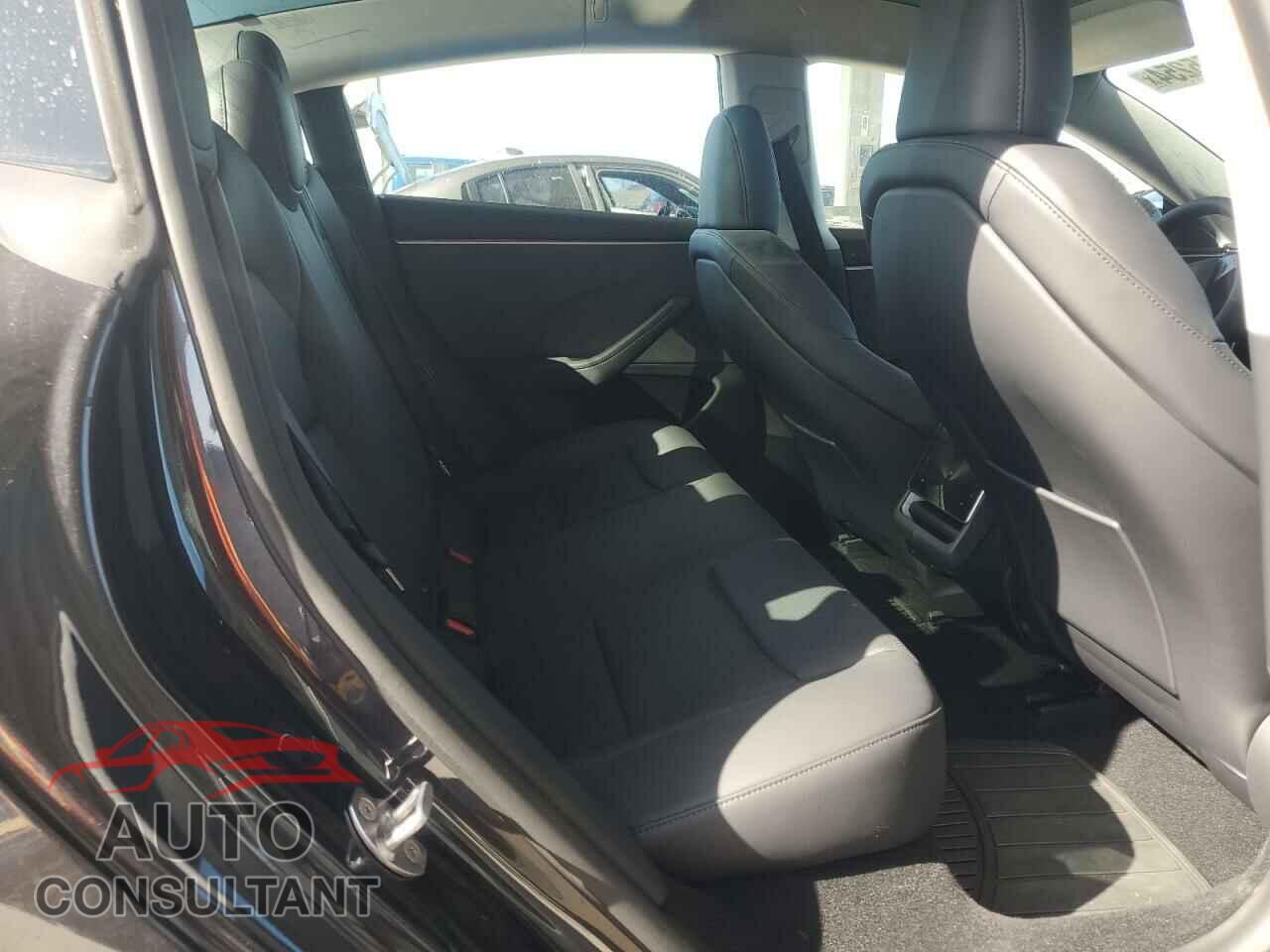 TESLA MODEL 3 2024 - 5YJ3E1EA3RF869941