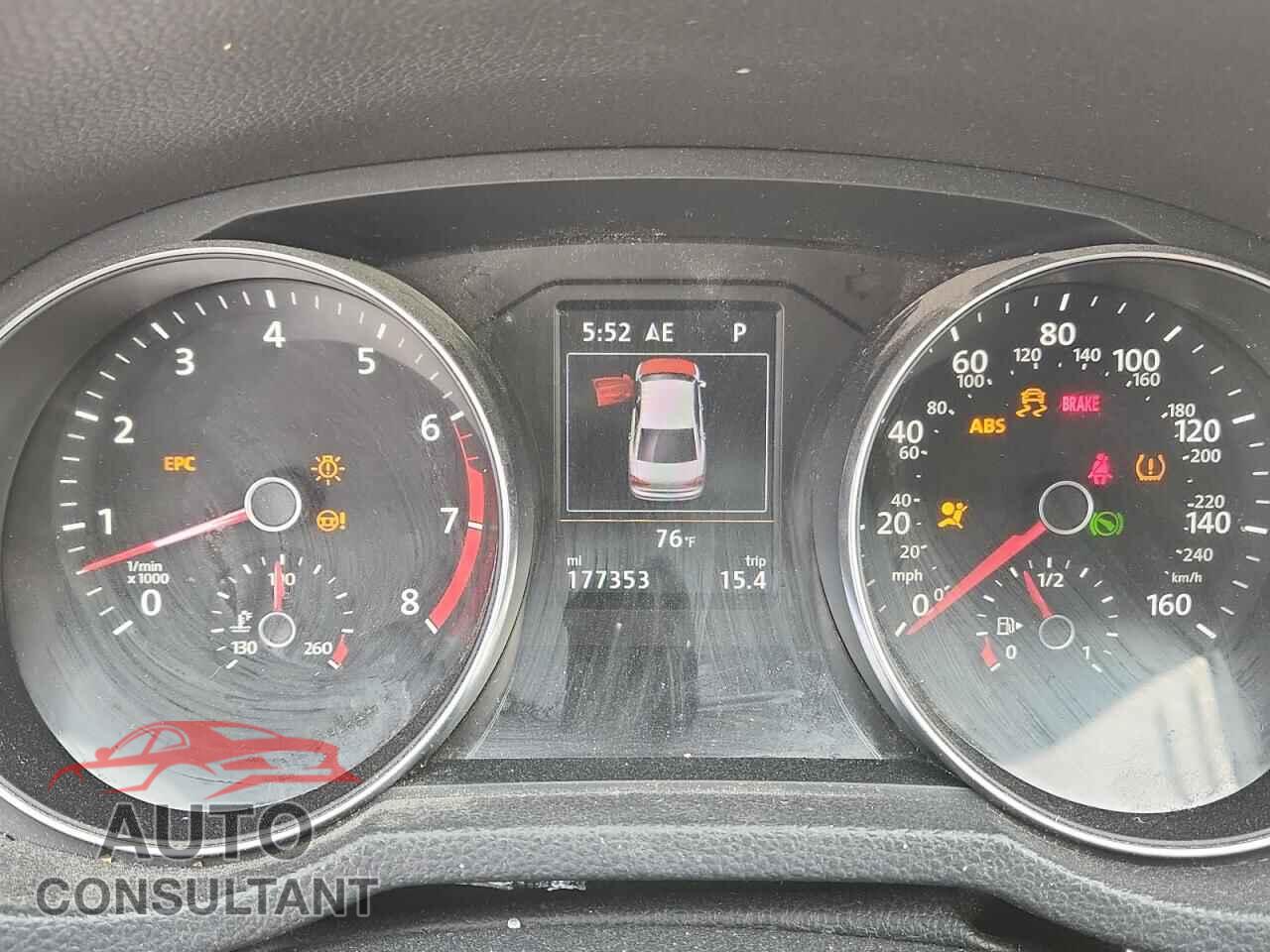 VOLKSWAGEN PASSAT 2017 - 1VWCT7A30HC032203
