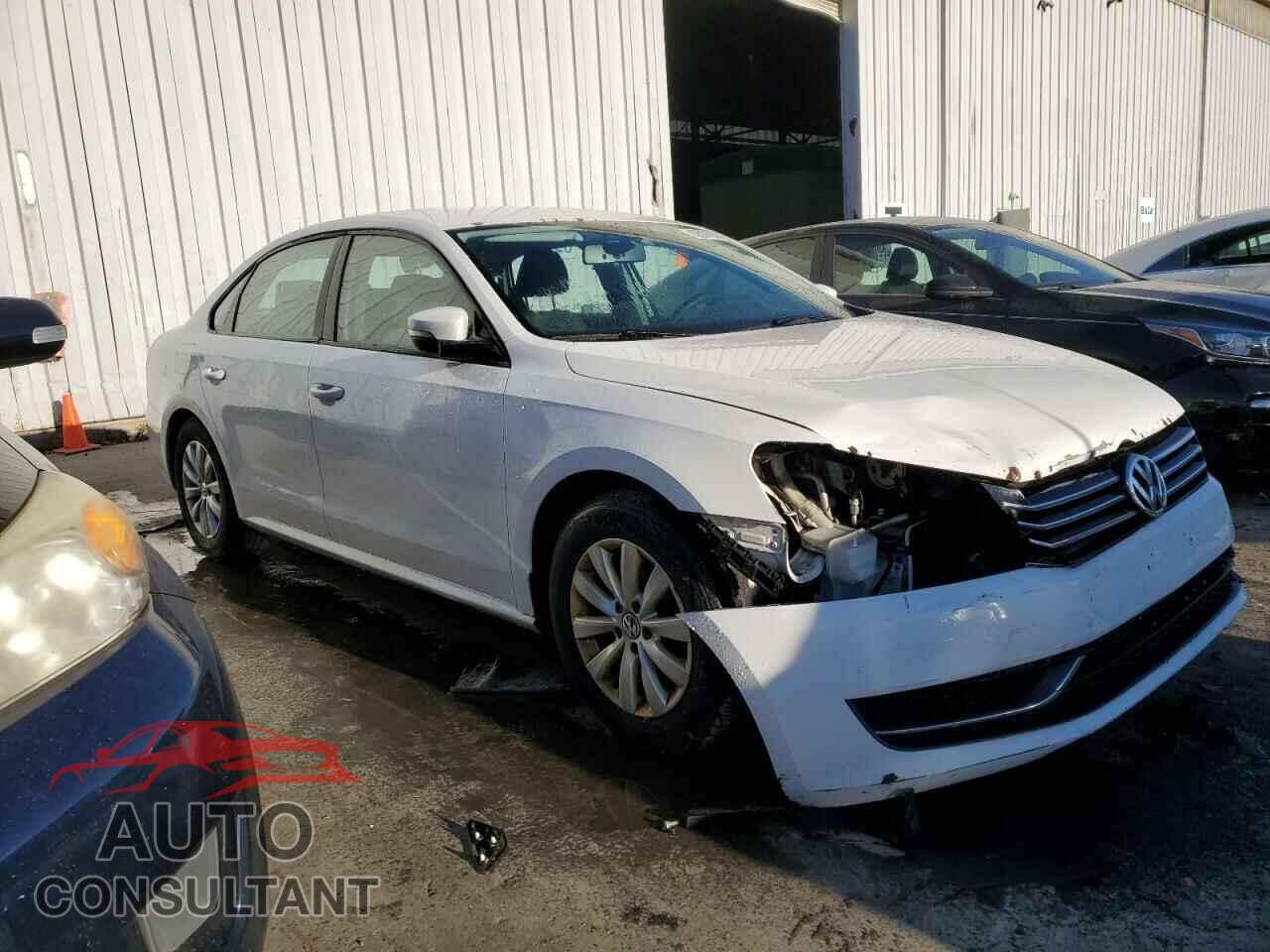 VOLKSWAGEN PASSAT 2013 - 1VWAP7A33DC070093