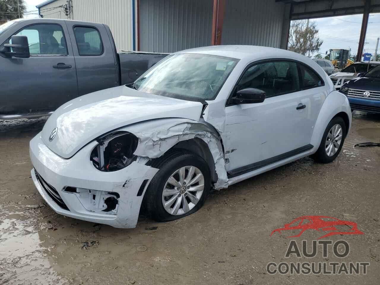 VOLKSWAGEN BEETLE 2017 - 3VWF17AT4HM613057