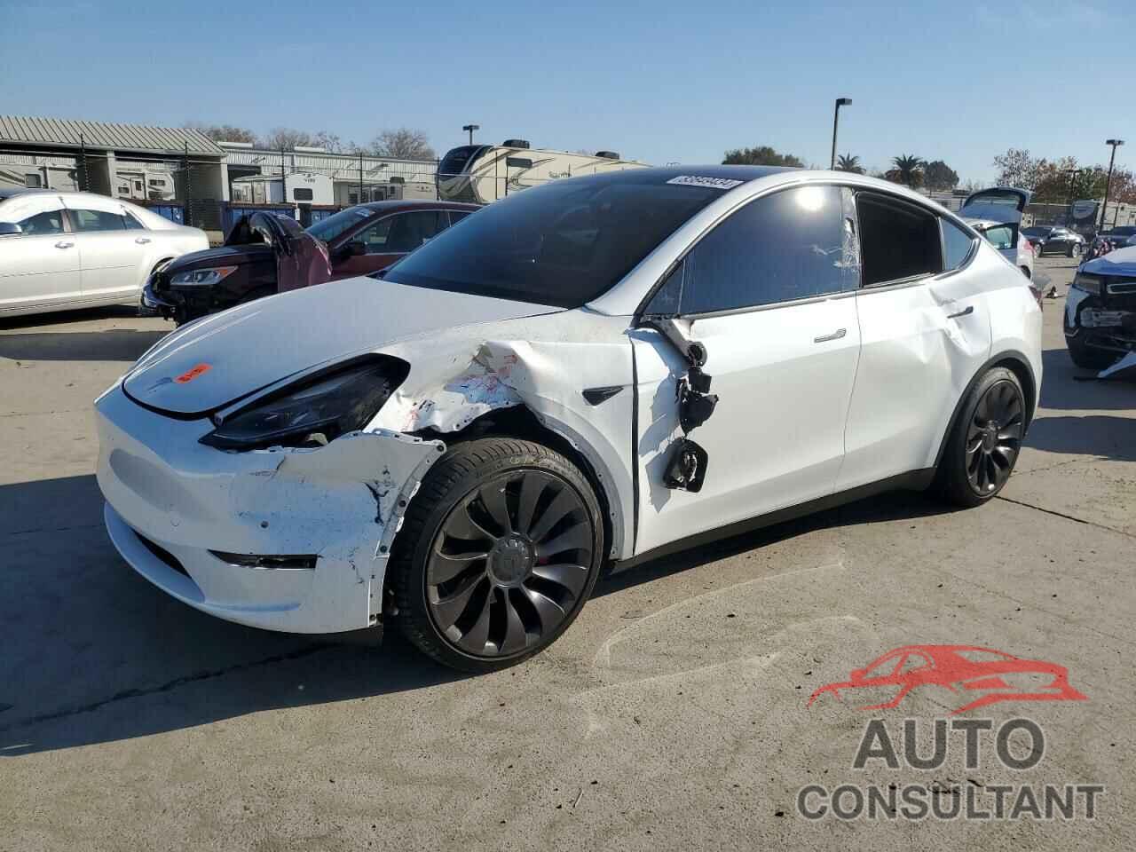 TESLA MODEL Y 2021 - 5YJYGDEF4MF216007