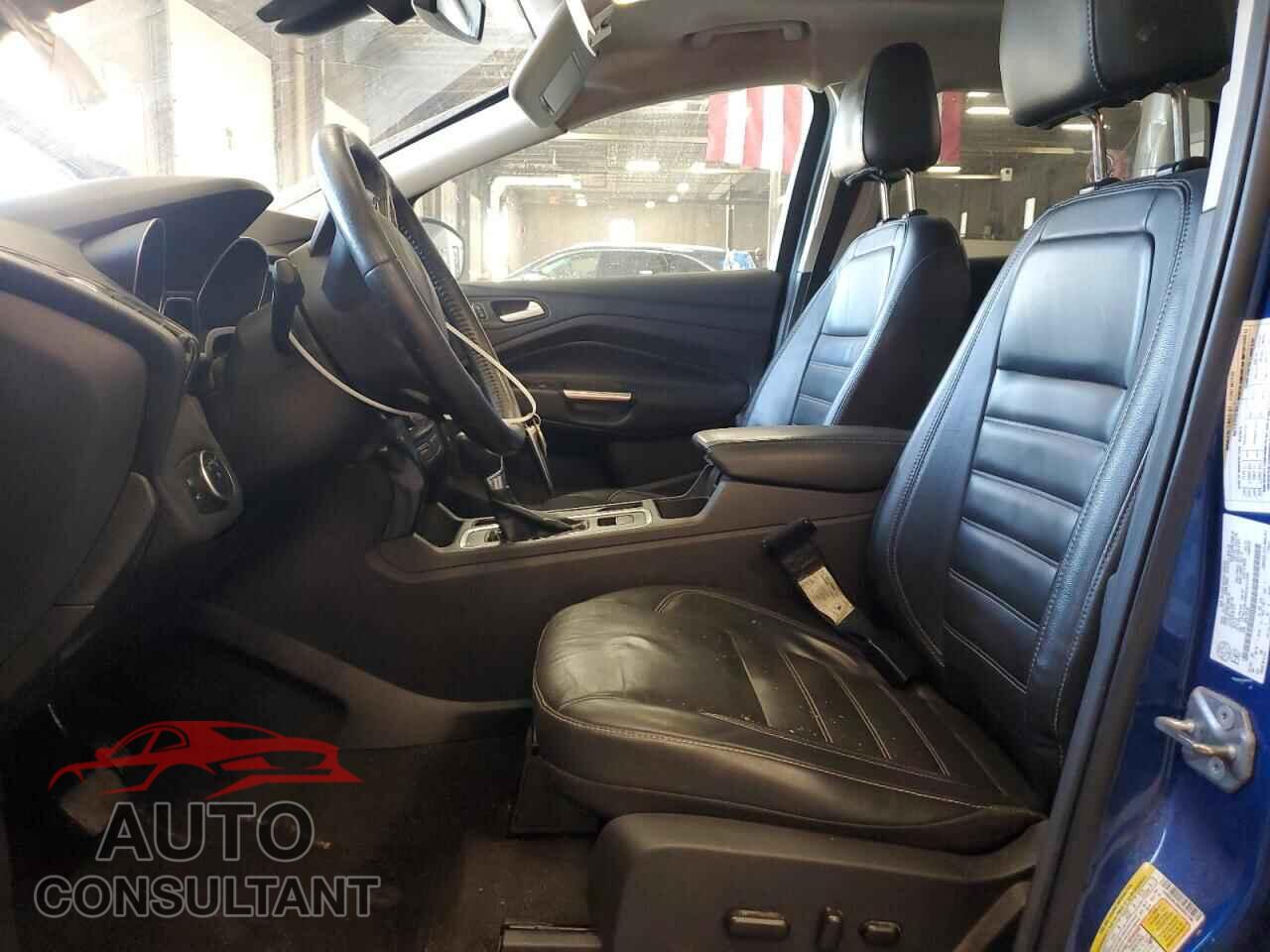 FORD ESCAPE 2017 - 1FMCU9J98HUD31296