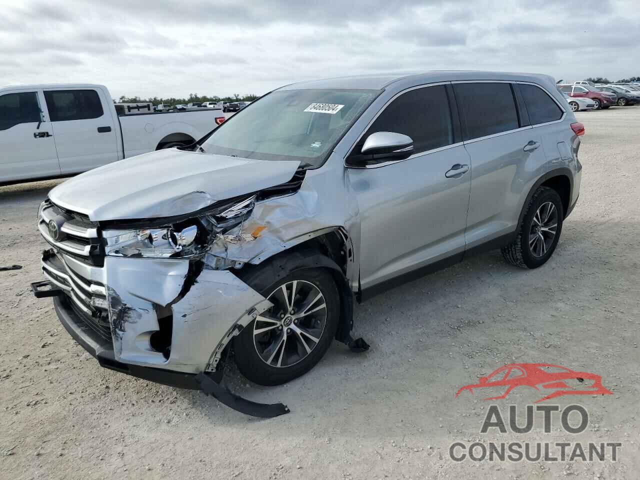 TOYOTA HIGHLANDER 2019 - 5TDZARFH1KS049892