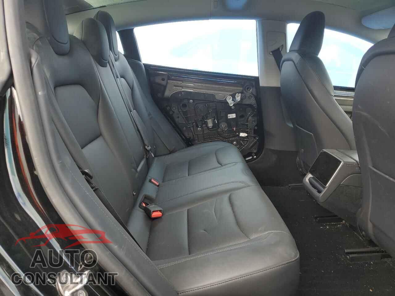 TESLA MODEL 3 2024 - 5YJ3E1EA9RF842940