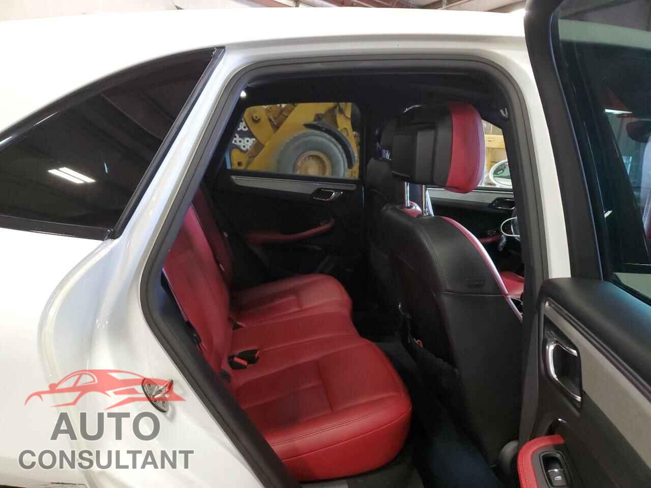 PORSCHE MACAN 2017 - WP1AG2A52HLB54367