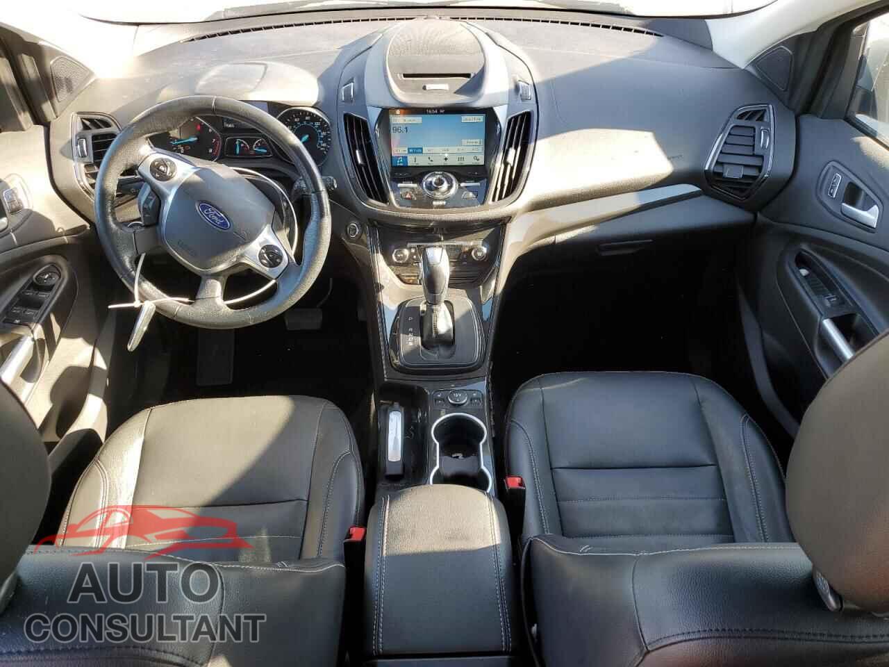 FORD ESCAPE 2016 - 1FMCU9J99GUB59617