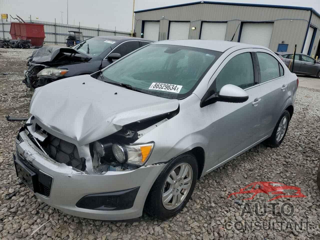 CHEVROLET SONIC 2013 - 1G1JC5SH8D4187636