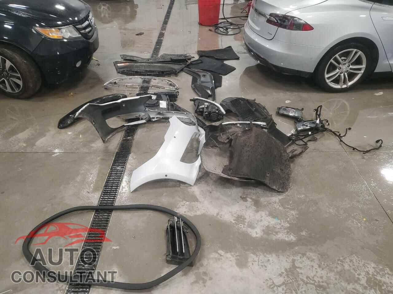TESLA MODEL S 2015 - 5YJSA1S28FF090616