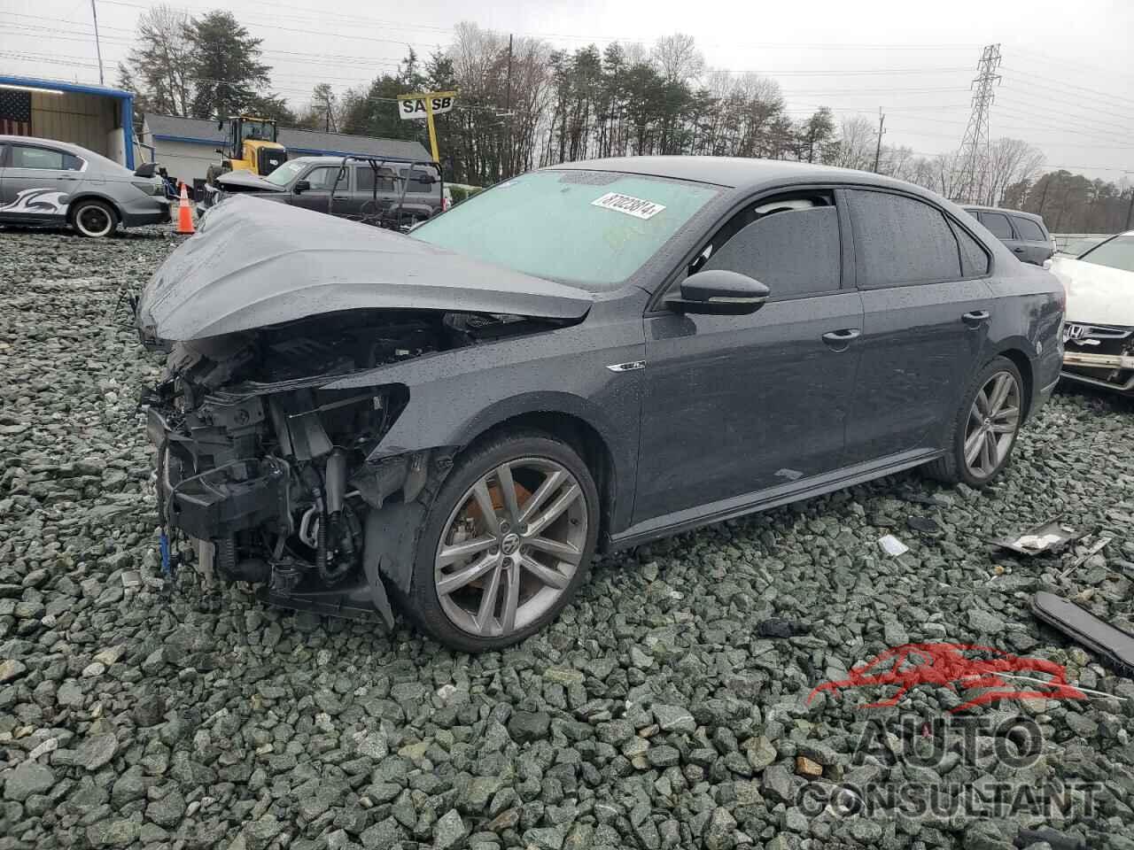 VOLKSWAGEN PASSAT 2018 - 1VWAA7A30JC001522