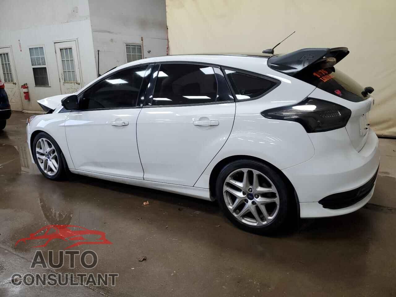 FORD FOCUS 2015 - 1FADP3K21FL209659
