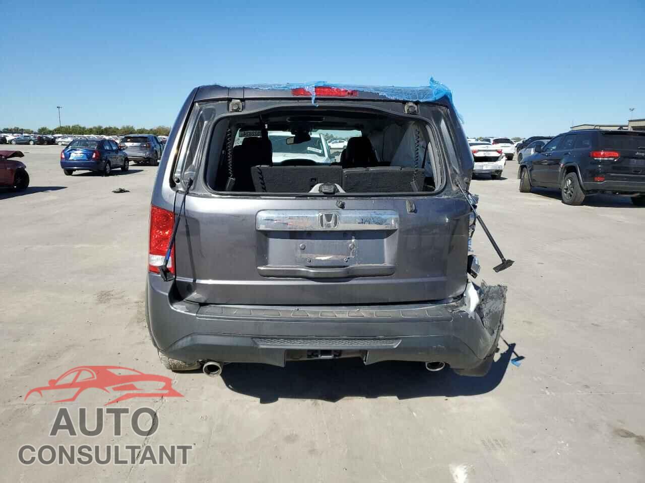 HONDA PILOT 2015 - 5FNYF3H68FB009860
