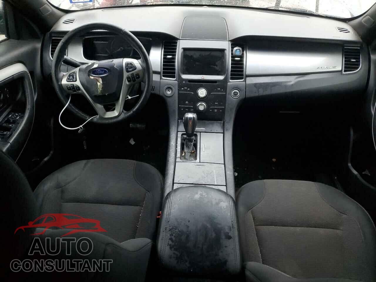 FORD TAURUS 2019 - 1FAHP2E82EG174357