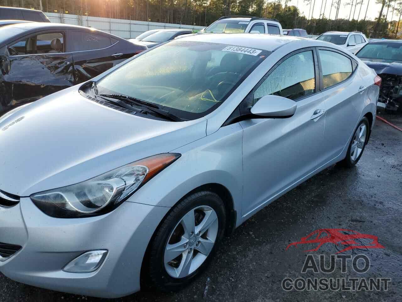 HYUNDAI ELANTRA 2012 - KMHDH4AE6CU443080