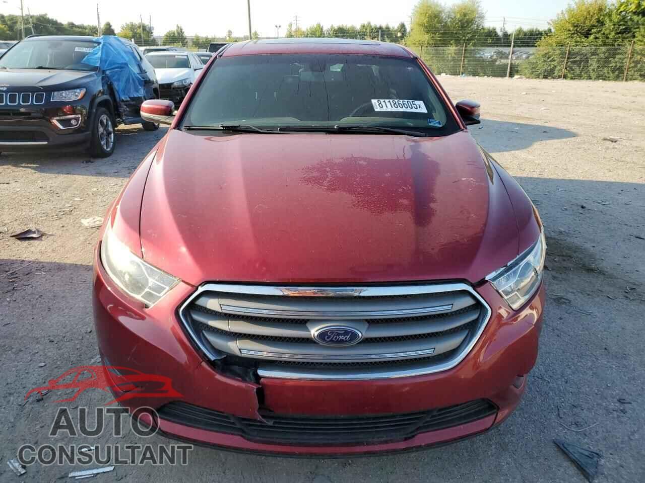 FORD TAURUS 2018 - 1FAHP2E84JG111500