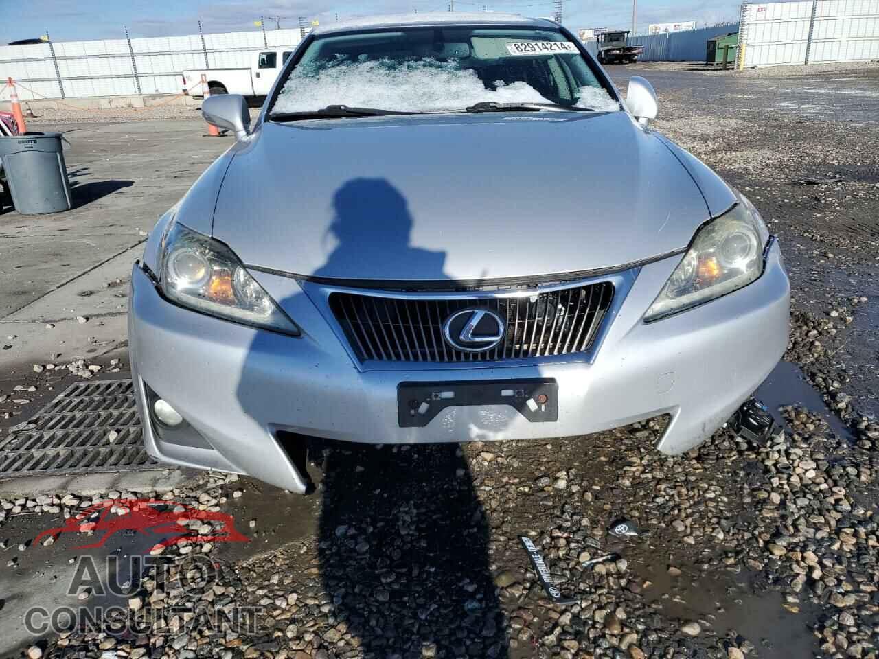 LEXUS IS 2012 - JTHCF5C26C5056696