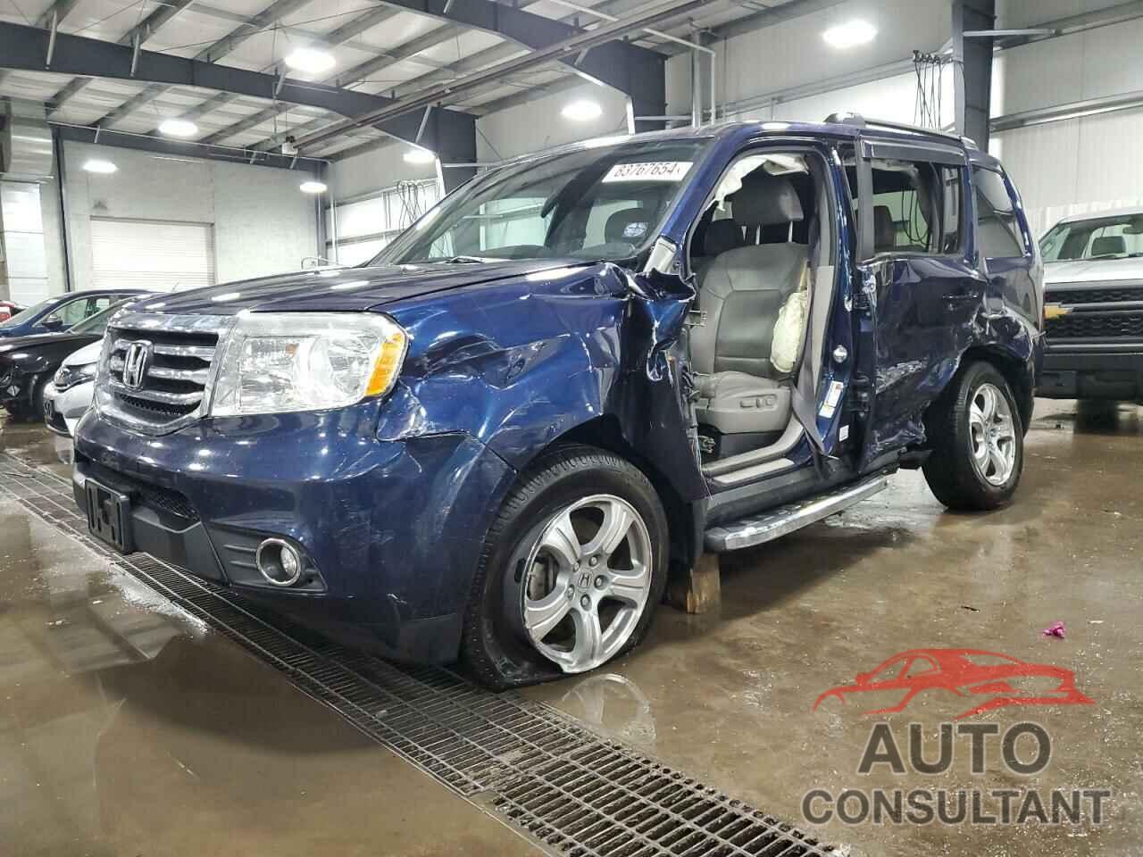 HONDA PILOT 2015 - 5FNYF4H56FB001558