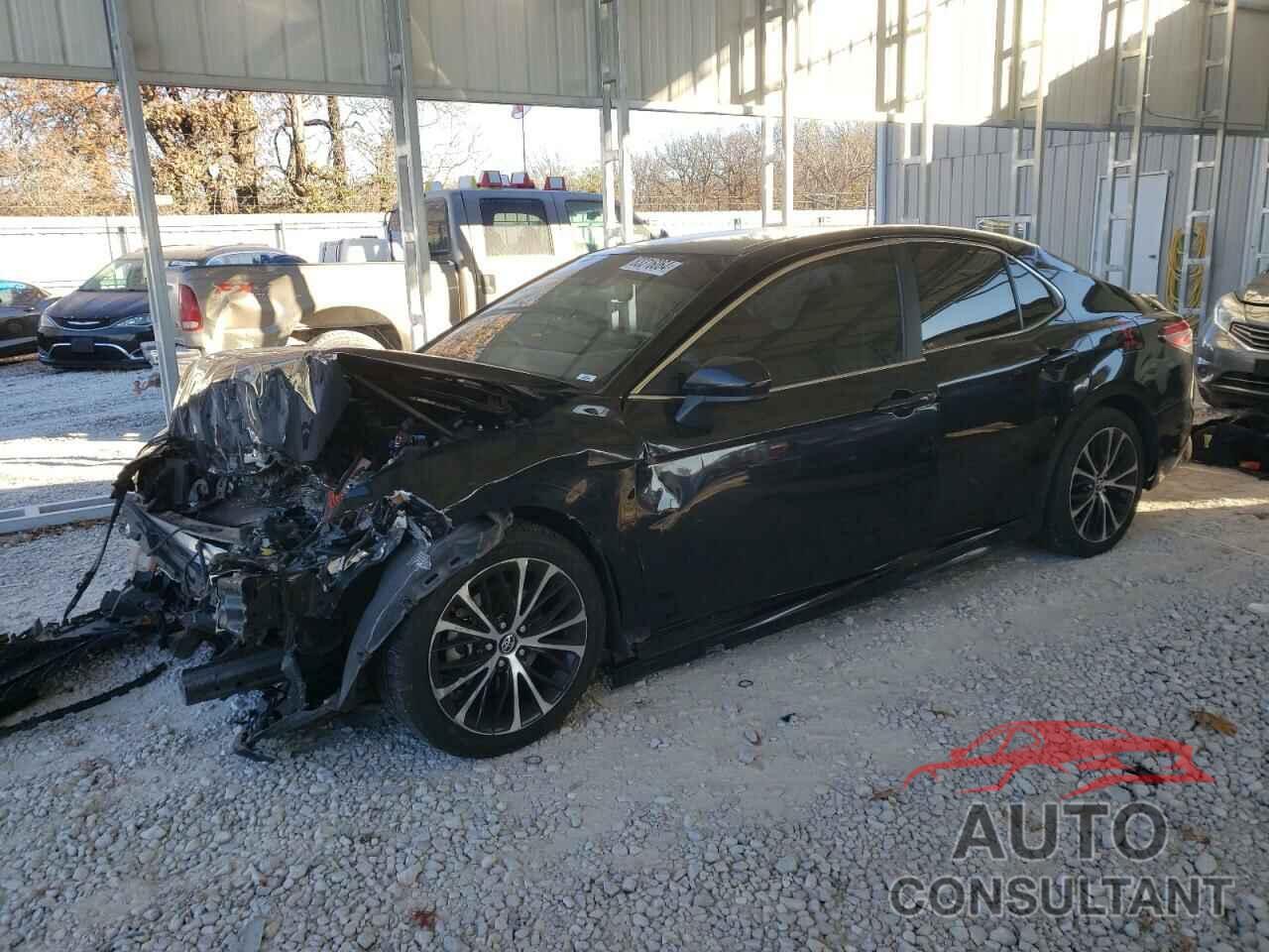 TOYOTA CAMRY 2018 - 4T1B11HK8JU066660