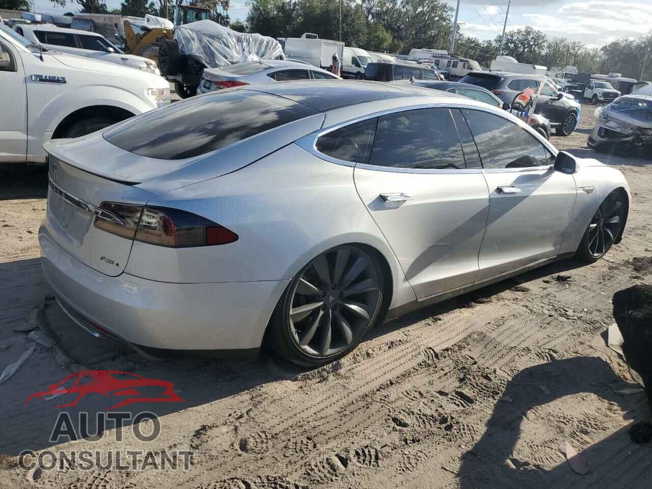 TESLA MODEL S 2013 - 5YJSA1DP7DFP17795