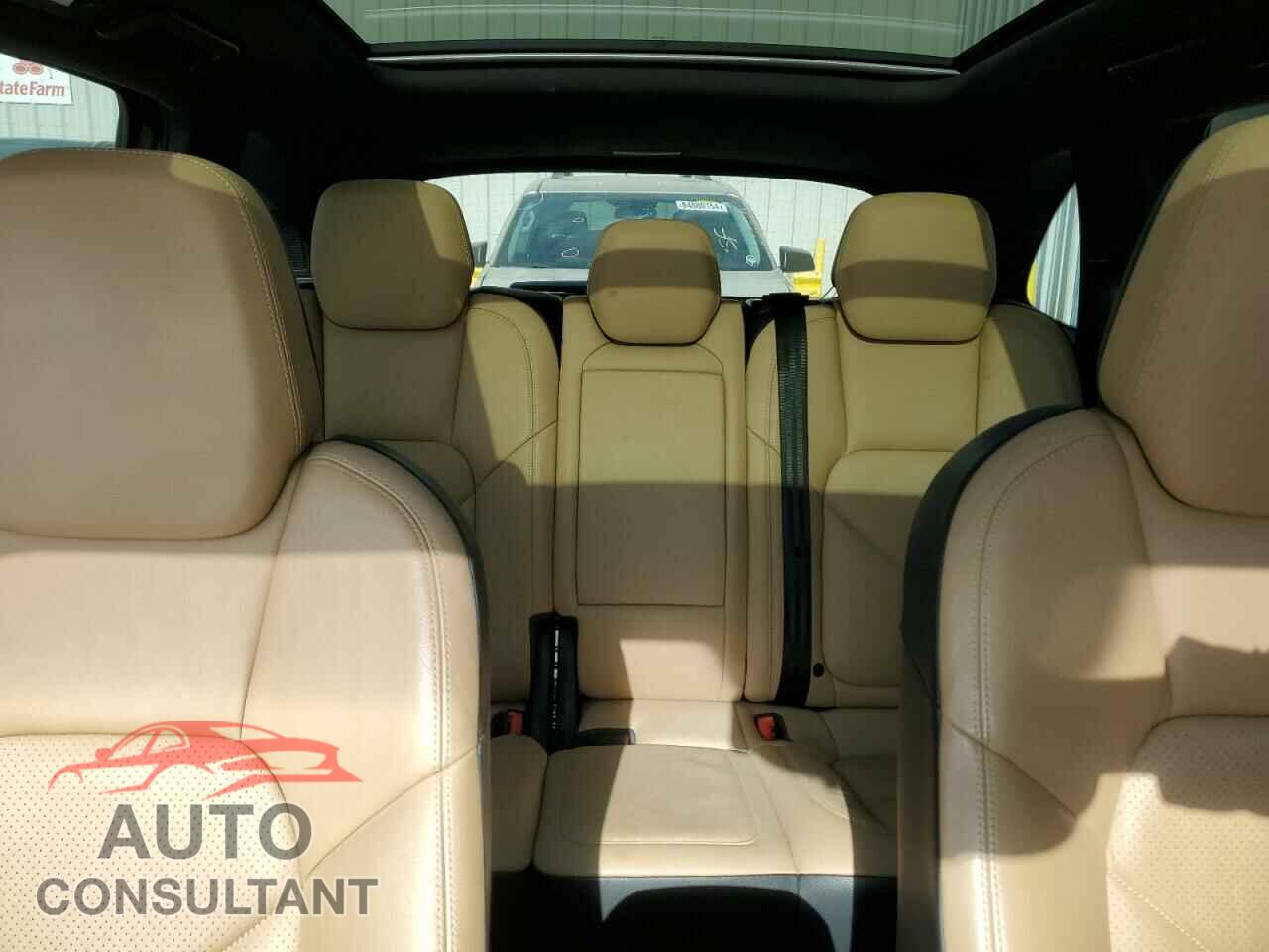 PORSCHE CAYENNE 2016 - WP1AA2A28GLA09453
