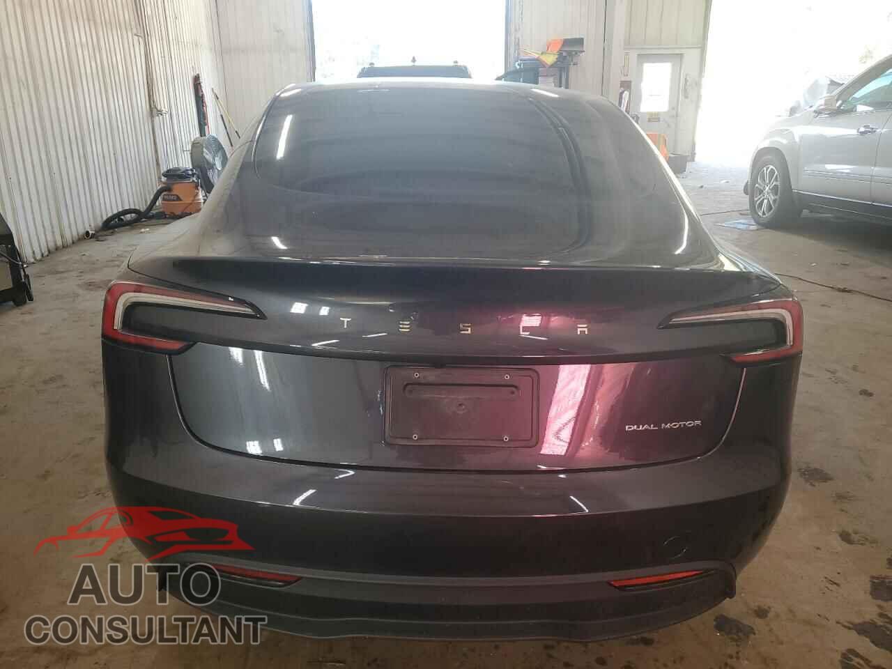 TESLA MODEL 3 2025 - 5YJ3E1EB0SF937904