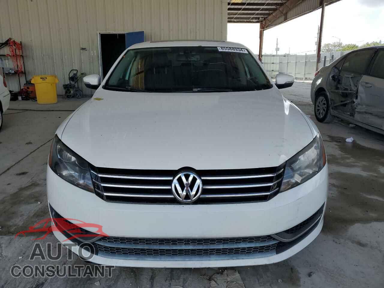 VOLKSWAGEN PASSAT 2014 - 1VWBT7A30EC095809