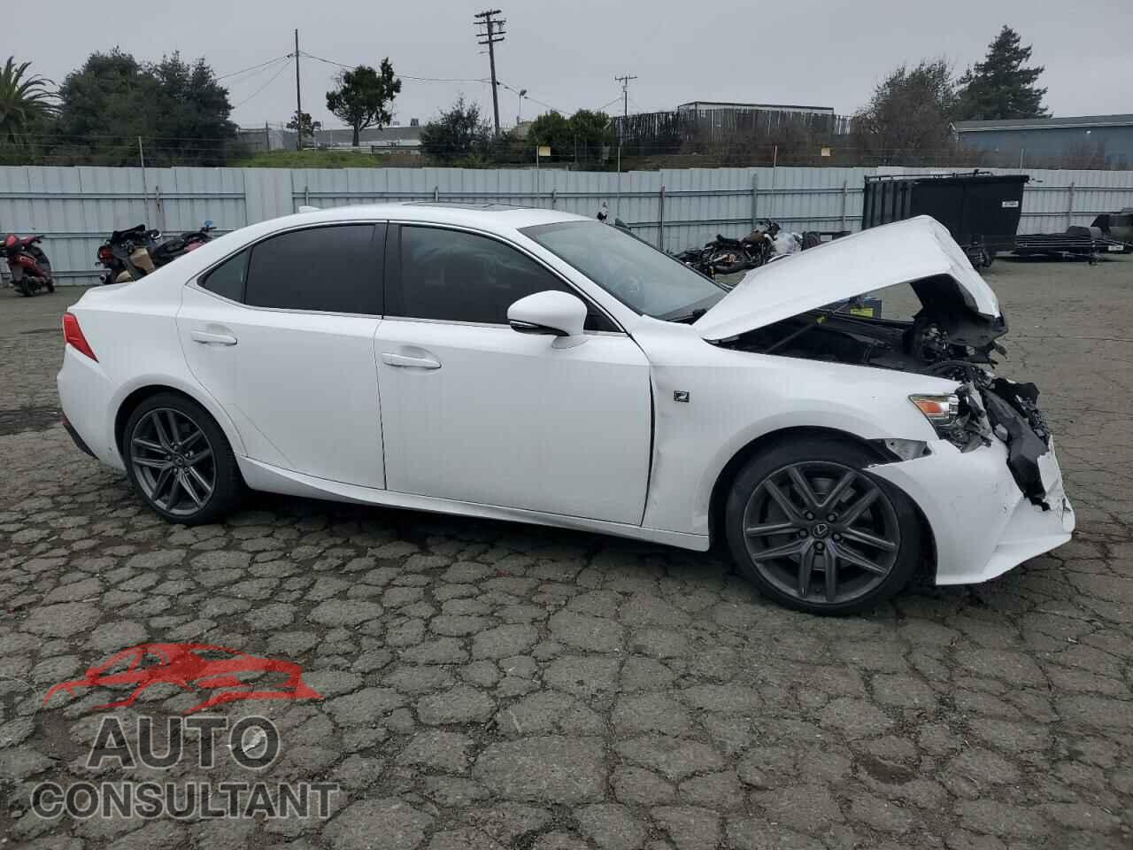 LEXUS IS 2014 - JTHBE1D24E5011040
