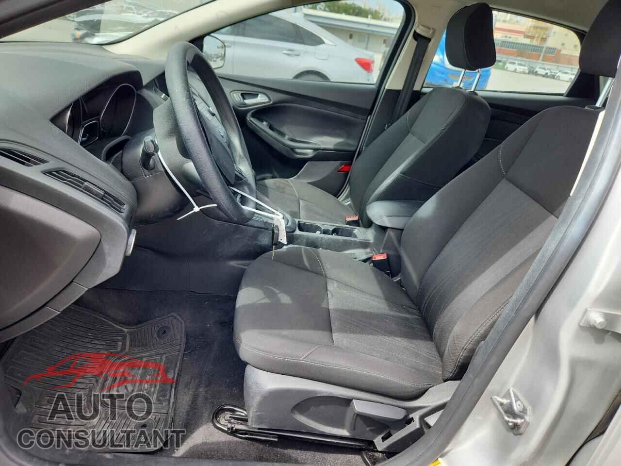 FORD FOCUS 2017 - 1FADP3K2XHL297937