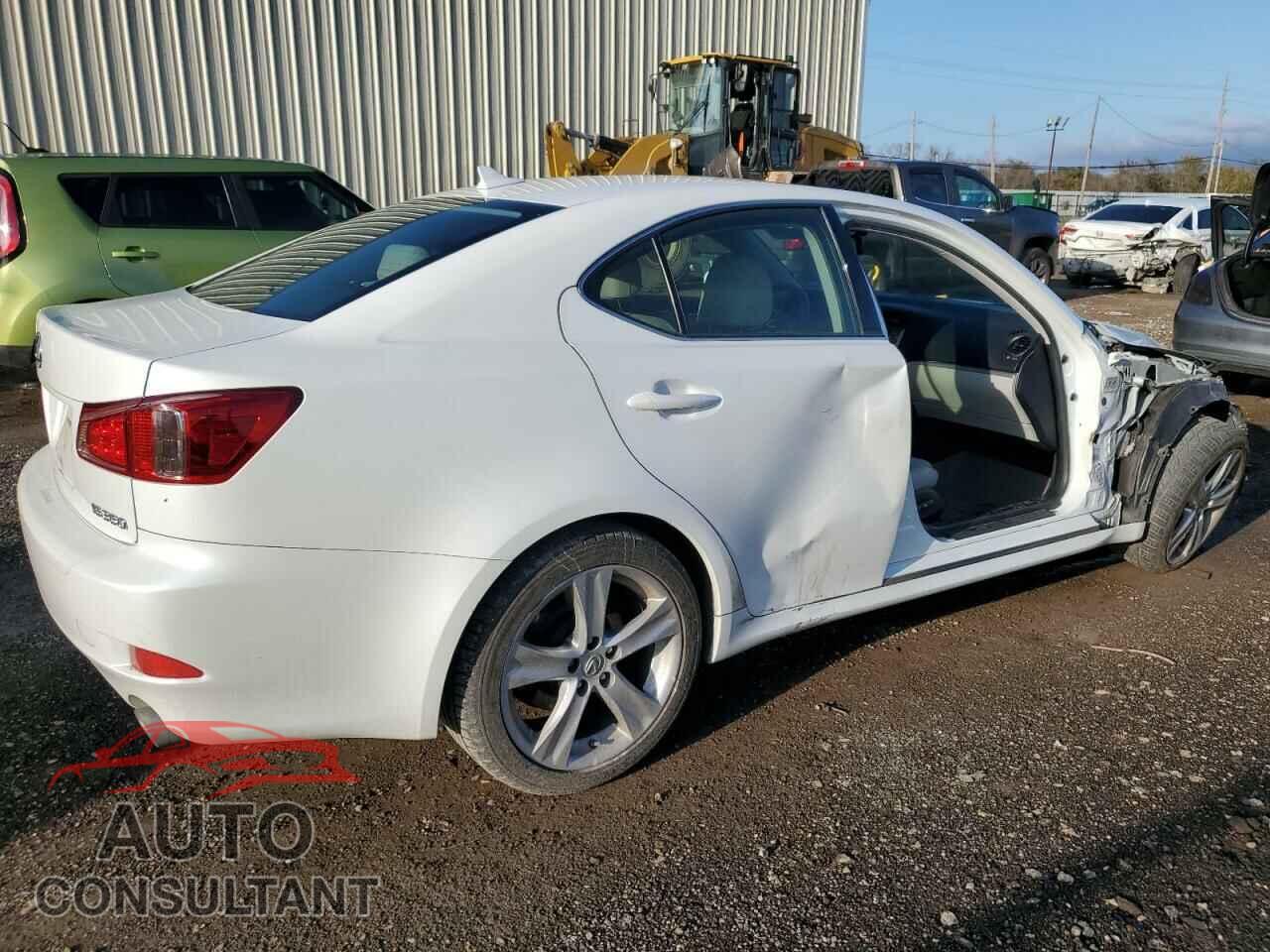LEXUS IS 2011 - JTHBE5C24B5028165
