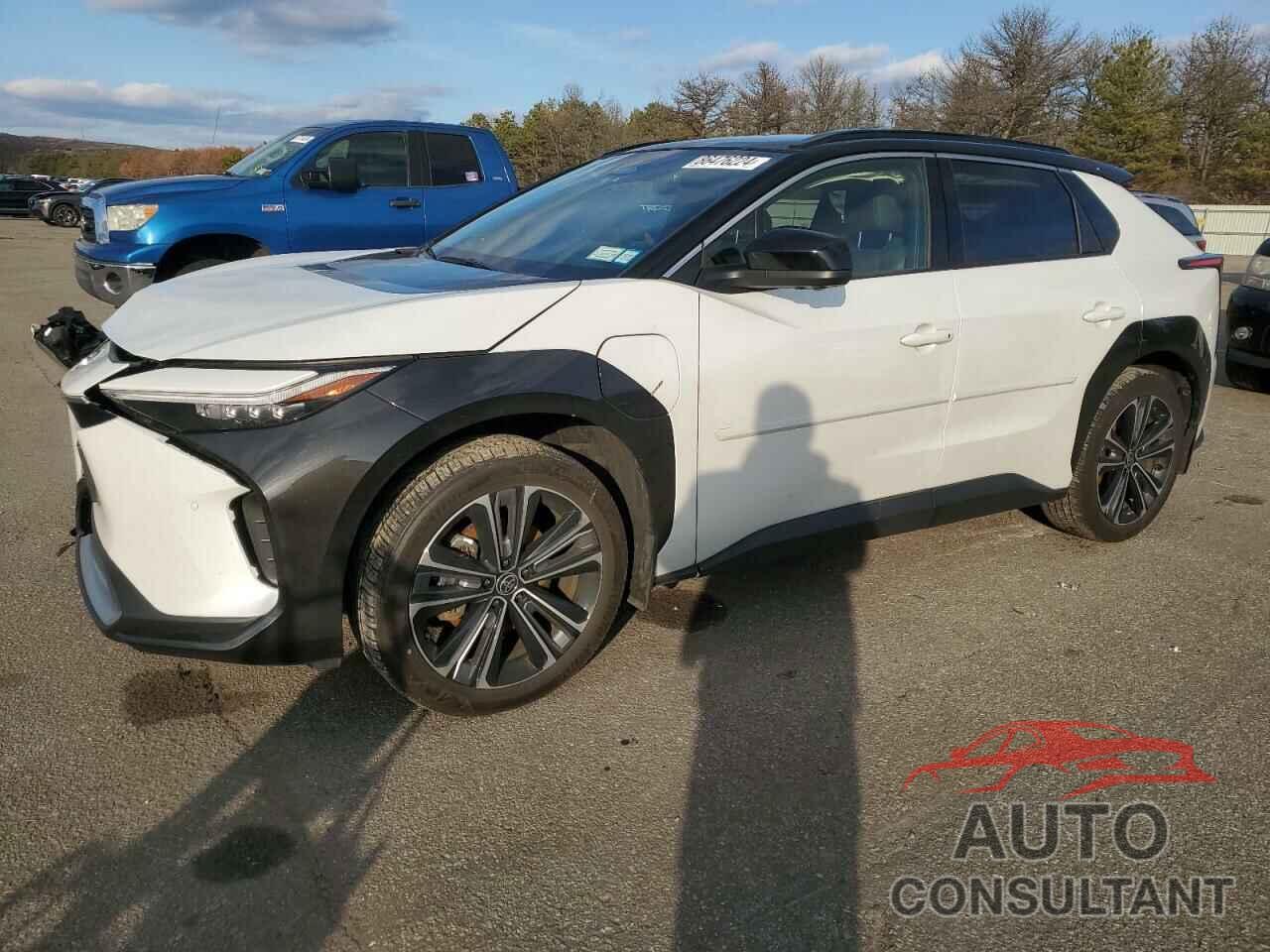 TOYOTA BZ4X XLE 2023 - JTMABABA5PA005807