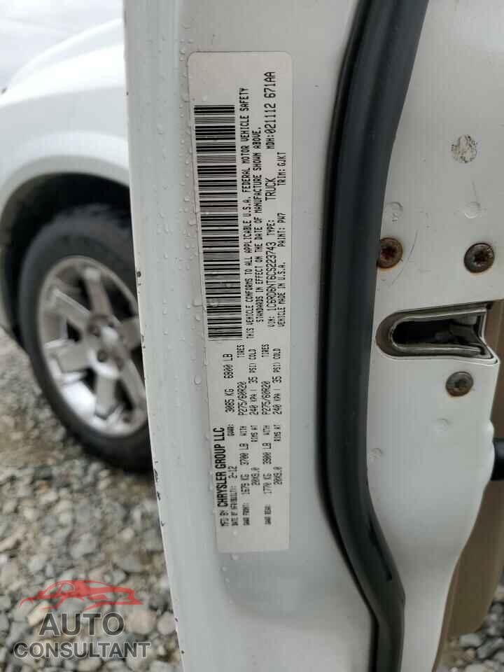 DODGE RAM 1500 2012 - 1C6RD6NT6CS223743