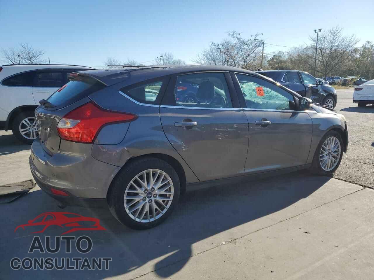 FORD FOCUS 2012 - 1FAHP3M22CL310820