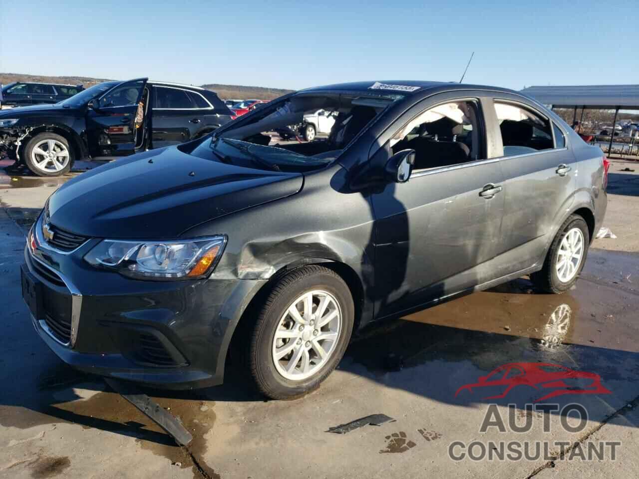 CHEVROLET SONIC 2018 - 1G1JD5SH0J4105892
