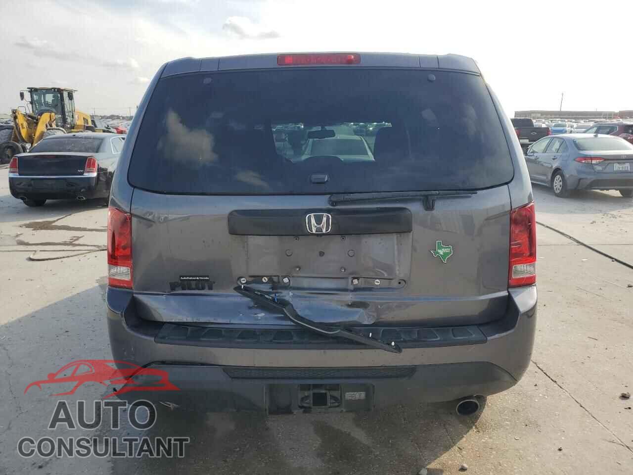 HONDA PILOT 2015 - 5FNYF3H51FB001039