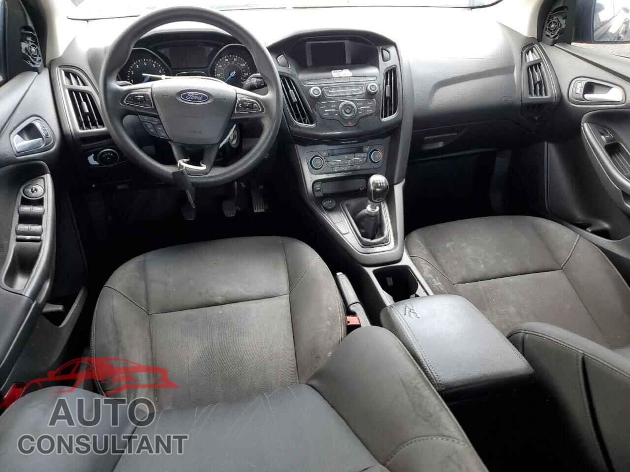 FORD FOCUS 2018 - 1FADP3FEXJL247131