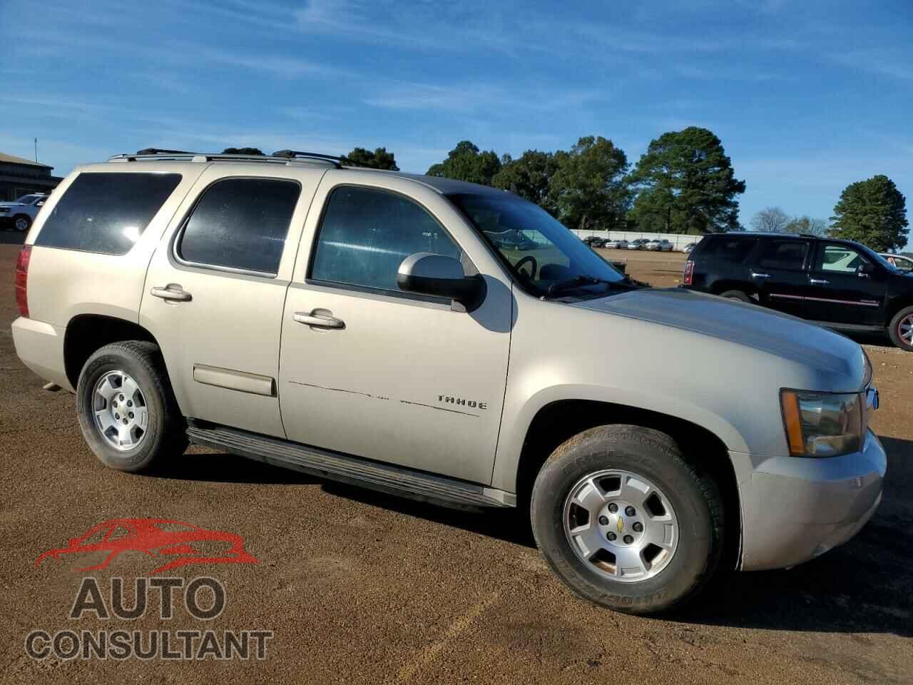 CHEVROLET TAHOE 2011 - 1GNSCAE09BR105382
