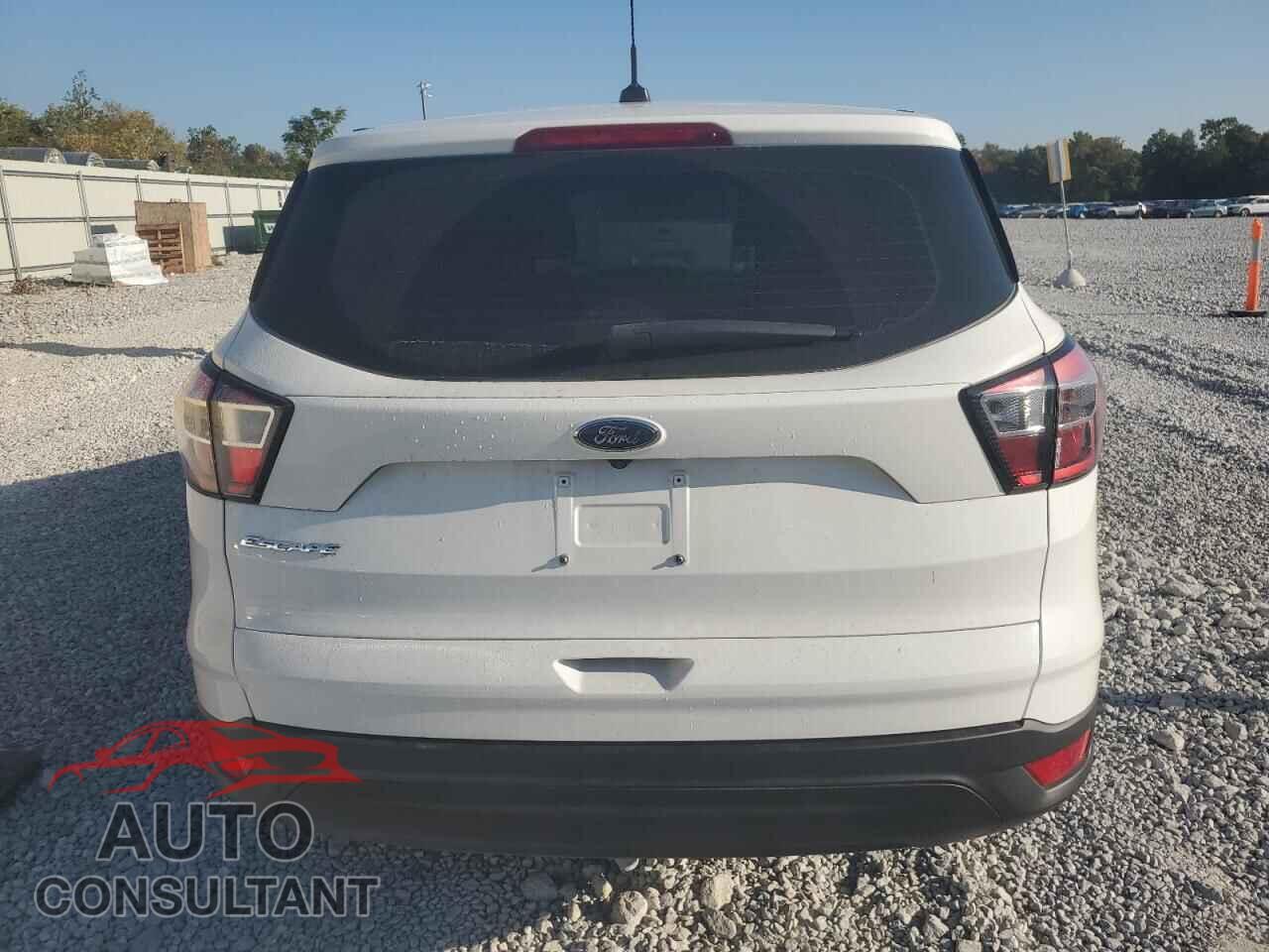 FORD ESCAPE 2017 - 1FMCU0F75HUE85614