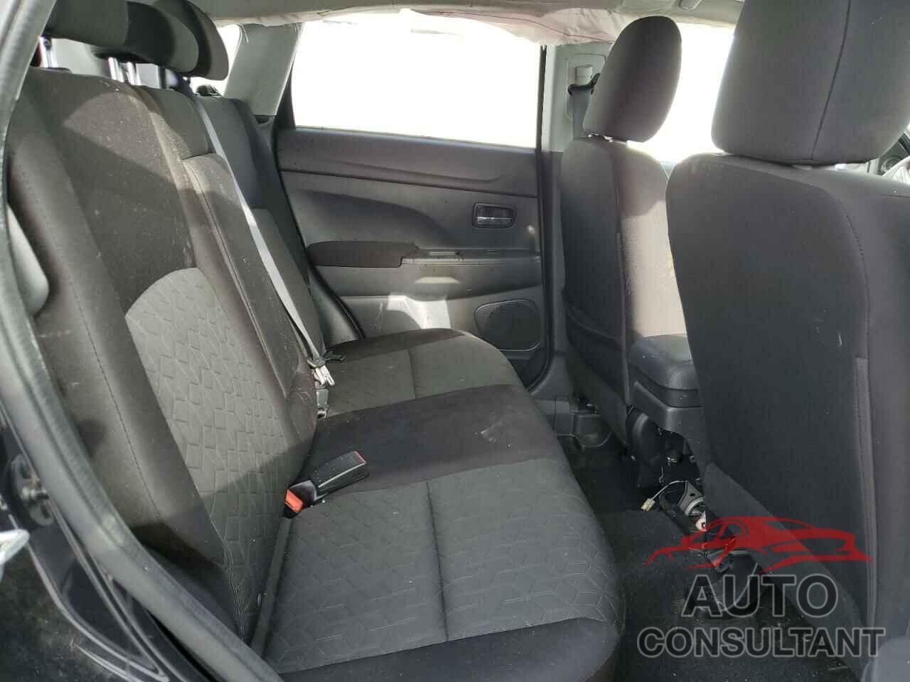 MITSUBISHI OUTLANDER 2021 - JA4APUAU1MU004687