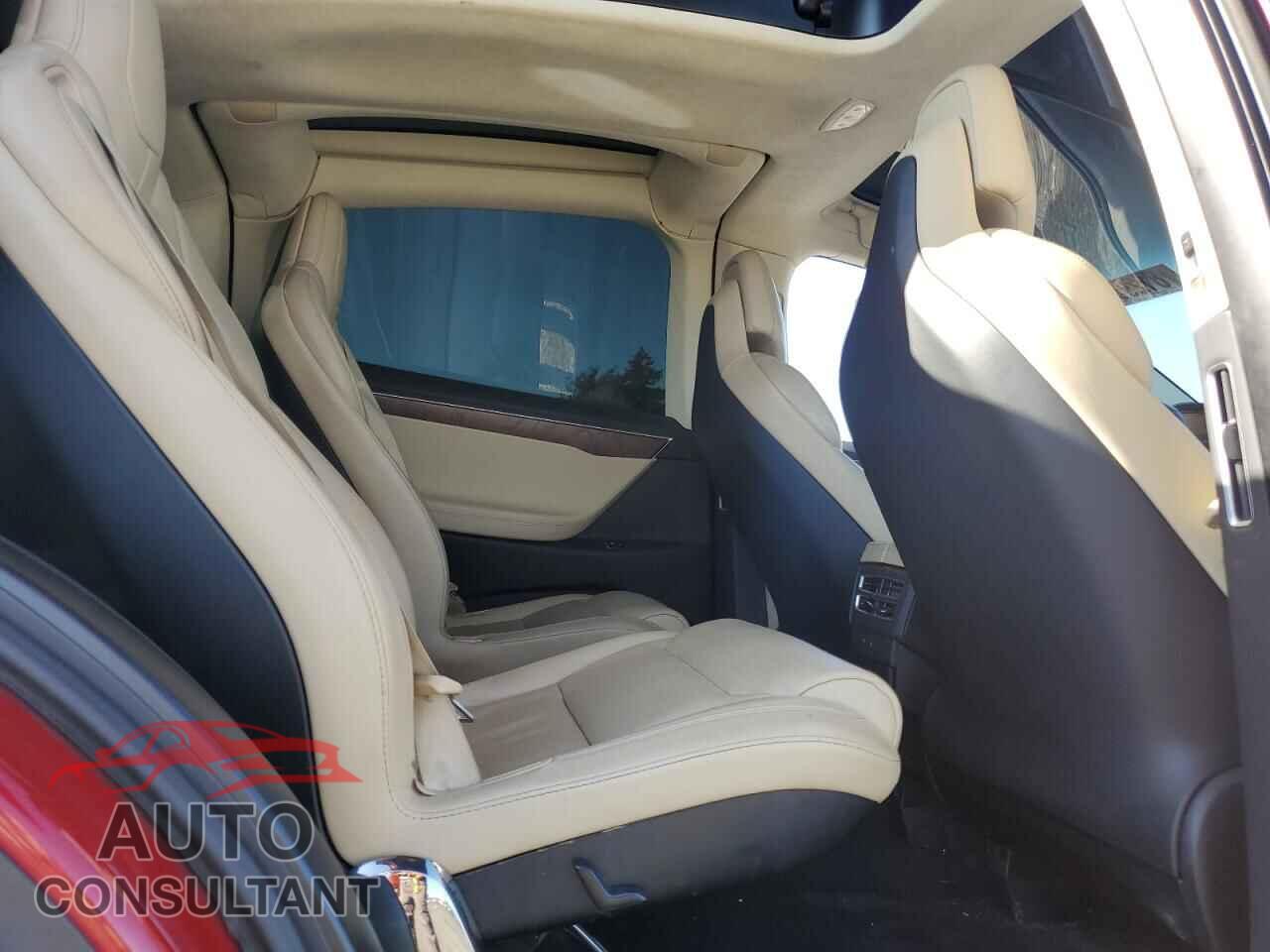 TESLA MODEL X 2017 - 5YJXCBE22HF044770