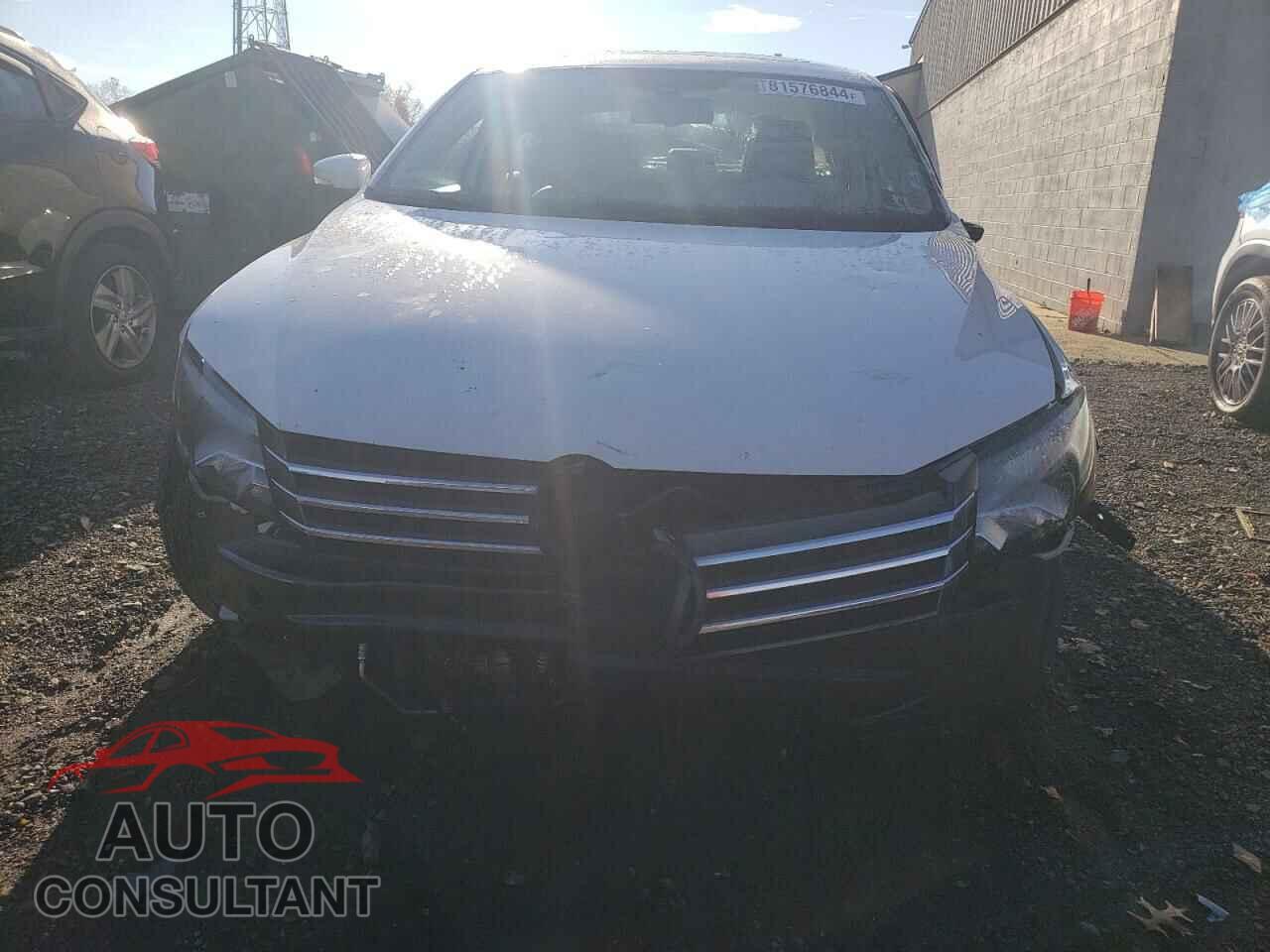 VOLKSWAGEN PASSAT 2013 - 1VWBP7A34DC112419
