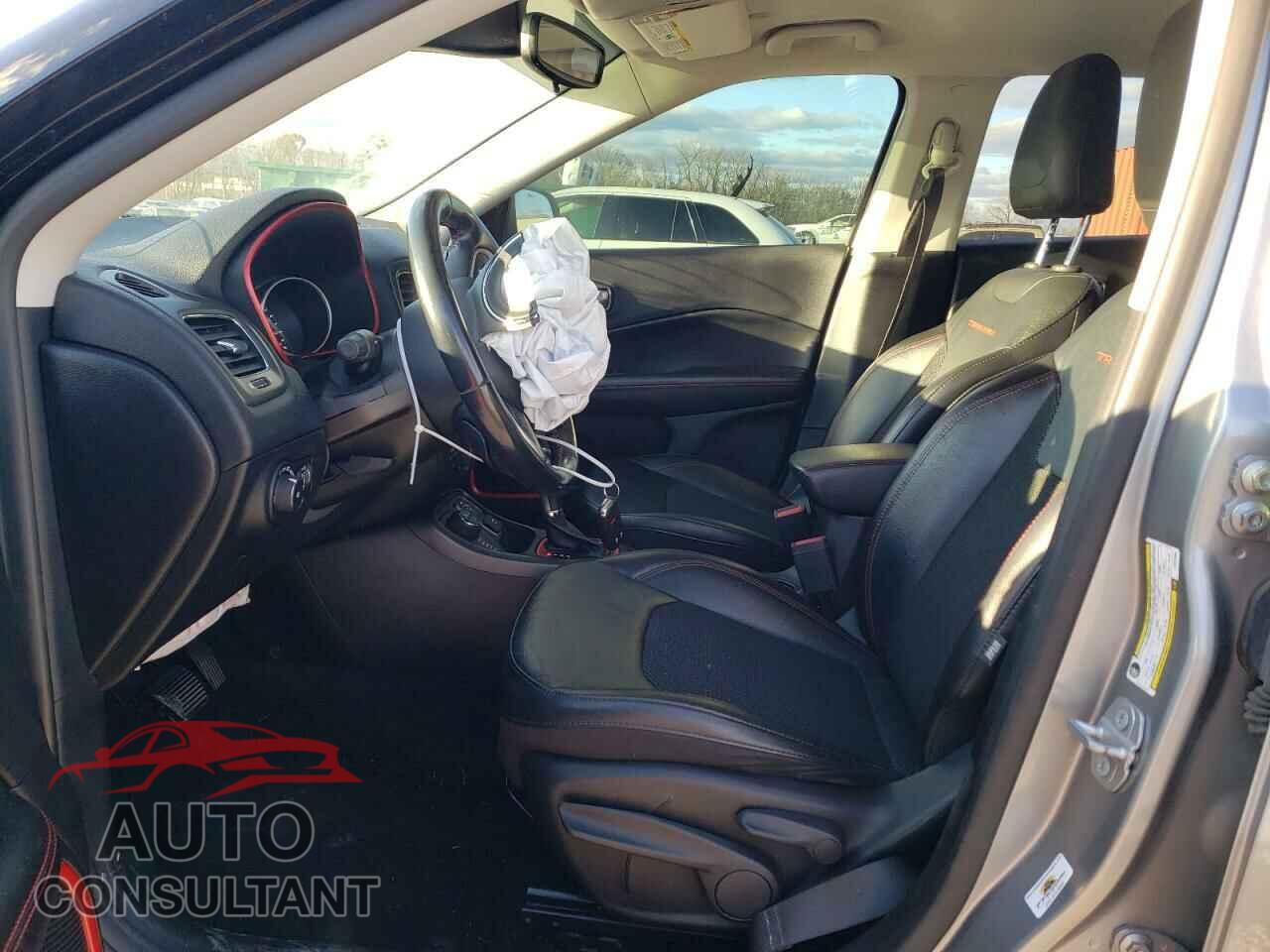 JEEP COMPASS 2020 - 3C4NJDDB5LT227004