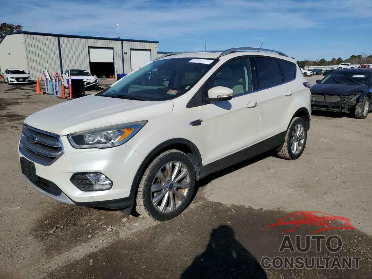 FORD ESCAPE 2017 - 1FMCU9J96HUC83698