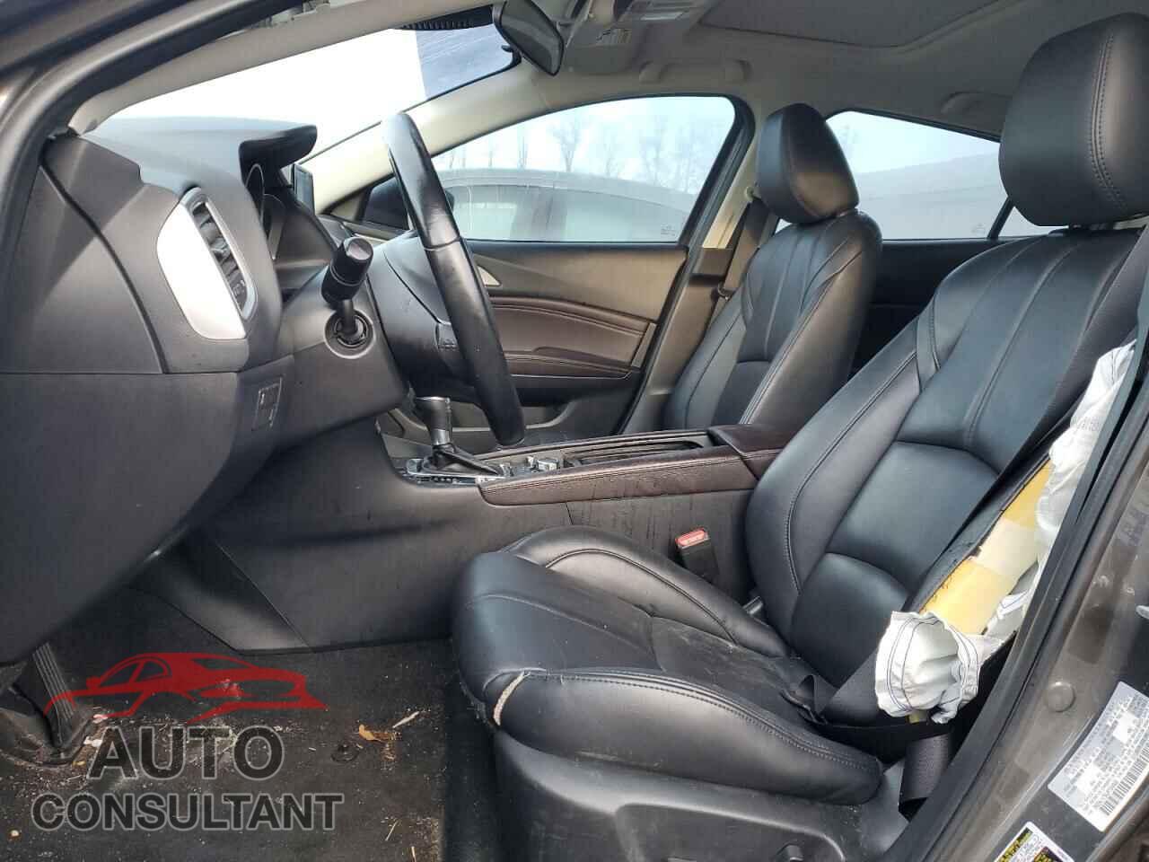 MAZDA 3 2018 - 3MZBN1V39JM164488