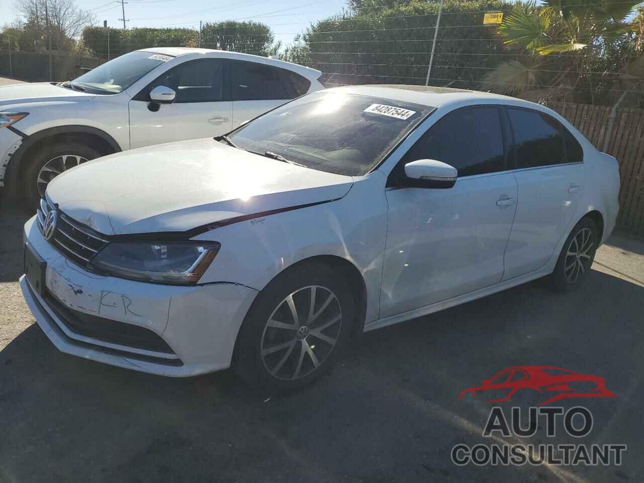 VOLKSWAGEN JETTA 2018 - 3VWDB7AJ3JM220143