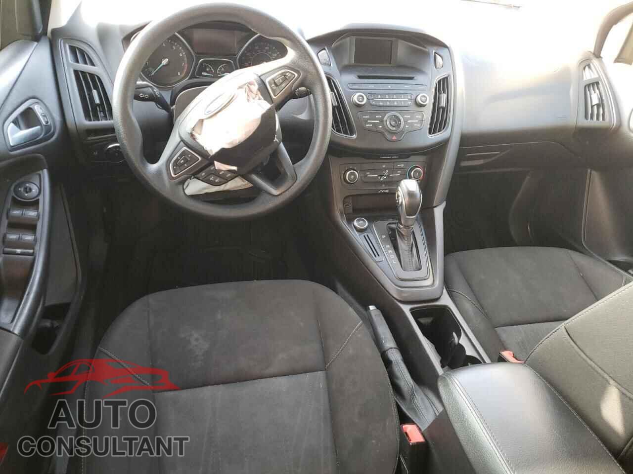 FORD FOCUS 2015 - 1FADP3F27FL210485