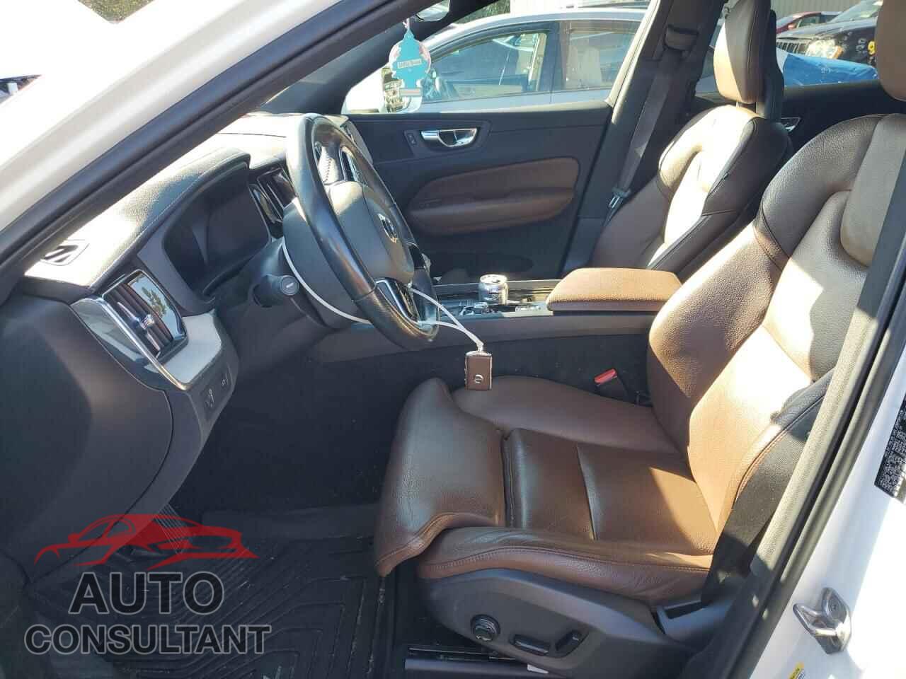VOLVO XC60 2018 - LYVA22RL4JB078244